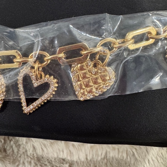 Black Belt Bag with Gold Heart Charm Chain – NWT - Picture 4 of 9